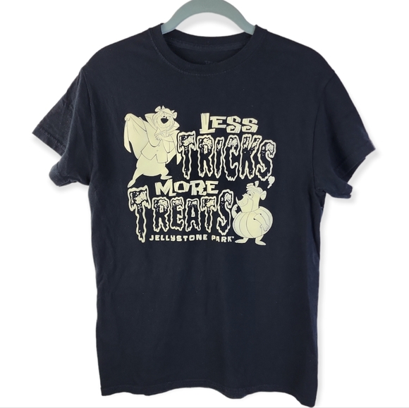 VTG Yogi Bear Jellystone Park T-shirt Small Black Glow in Dark Huckleberry - Picture 1 of 3